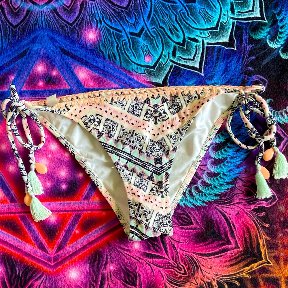 Victoria’s Secret bikini 👙